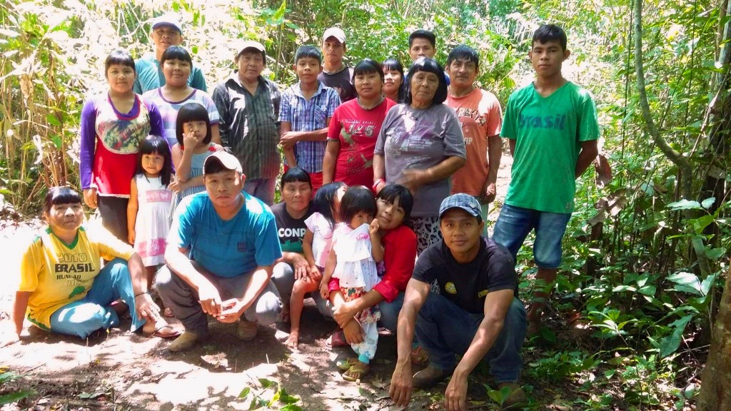 Community members from the Surui village of Aldeia Linha 9. (Photo by Naraiamat Surui)